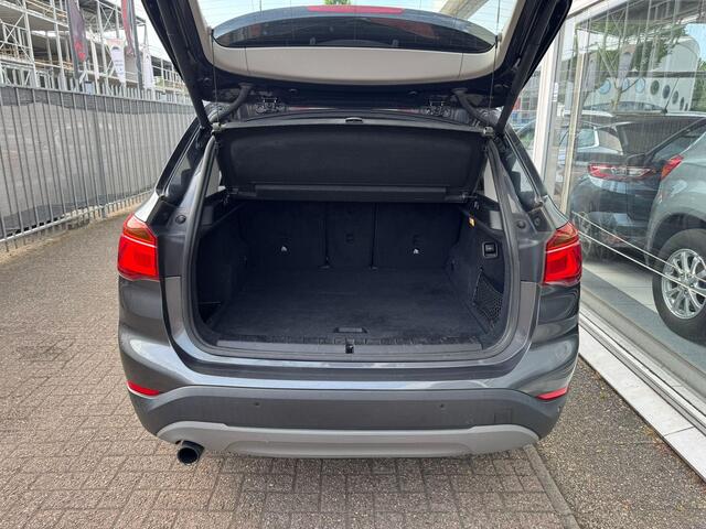 BMW X1 sDrive18i High Executive | 1e eigenaar | Automaat | Afneembare trekhaak | Airco | Elektrische ramen | Navigatie | e APK | NAP |