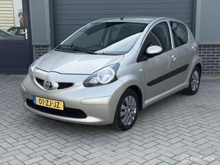 TOYOTA AYGO 1.0-12V Sport/ O. HISTORIE/ AIRCO/ 5 DEURS/ APK