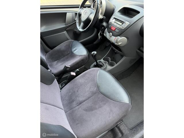 Toyota Aygo 1.0-12V Sport/ O. HISTORIE/ AIRCO/ 5 DEURS/ APK