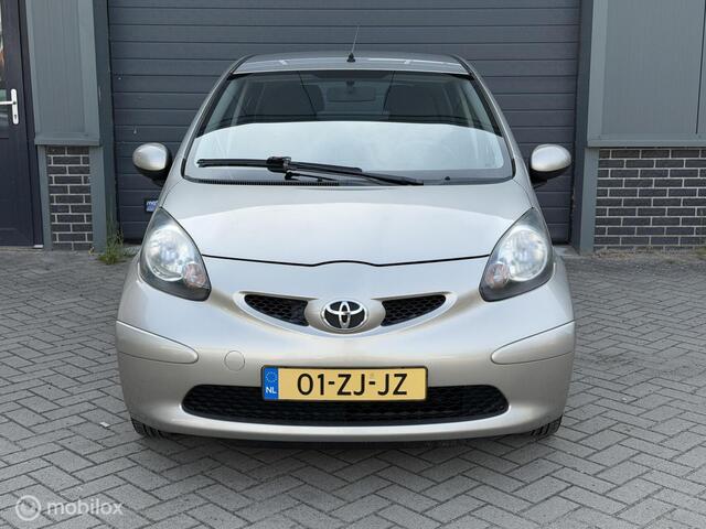 Toyota Aygo 1.0-12V Sport/ O. HISTORIE/ AIRCO/ 5 DEURS/ APK