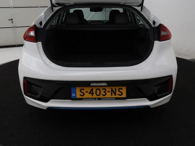Hyundai Ioniq 1.6 GDi PHEV Premium | Stoelventilatie | Leder | Camera | Carplay | Infinity Sound | Climate control | Stoelverwarming | Bi-Xenon | Adaptive cru