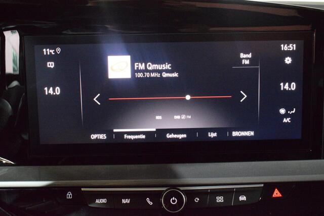 Opel Mokka Mokka-e Elegance 50-kWh | SOH 99,8% | NAVIGATIE 10 SCHERM | WINTER PAKKET |