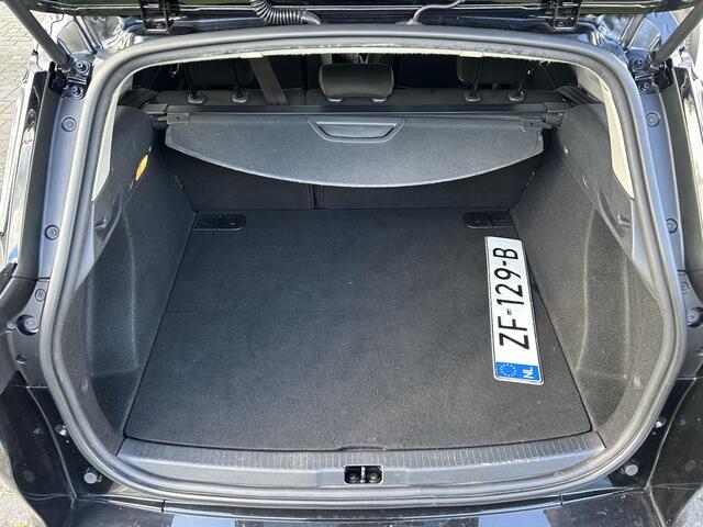Renault Clio Estate 0.9 Limited / Navigatie / Lichtmetalen Velgen / 1e Eigenaar / Dealer Onderhouden / Parkeersensoren / Cruise Control / Airco / Trekhaak /