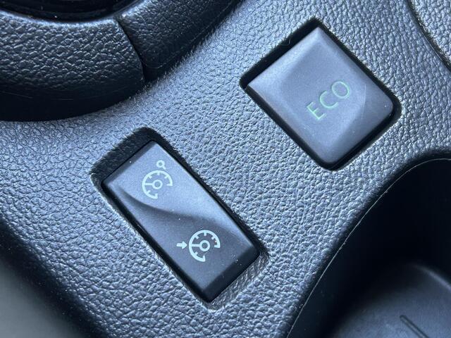 Renault Clio Estate 0.9 Limited / Navigatie / Lichtmetalen Velgen / 1e Eigenaar / Dealer Onderhouden / Parkeersensoren / Cruise Control / Airco / Trekhaak /