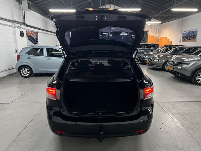 Toyota Avensis Wagon 1.8 VVTi Dynamic NAVIGATIE / LM VELGEN