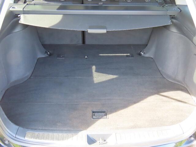 Toyota Avensis Wagon 1.8 VVTi Luna Zeer nette auto Rijdt perfect  Trekhaak 