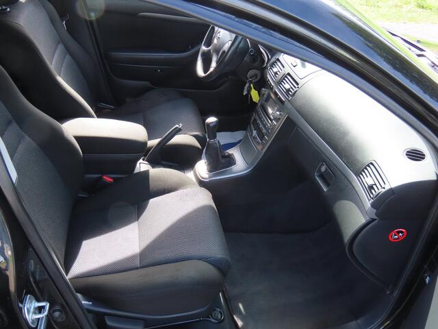 Toyota Avensis Wagon 1.8 VVTi Luna Zeer nette auto Rijdt perfect  Trekhaak 
