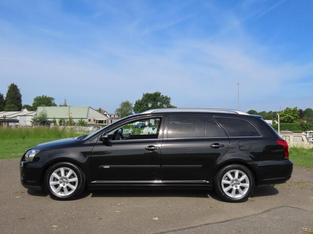 Toyota Avensis Wagon 1.8 VVTi Luna Zeer nette auto Rijdt perfect  Trekhaak 