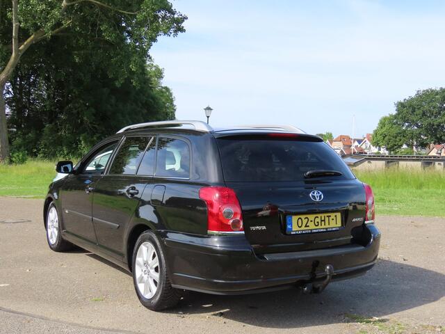 Toyota Avensis Wagon 1.8 VVTi Luna Zeer nette auto Rijdt perfect  Trekhaak 