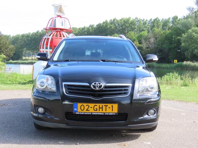 Toyota Avensis Wagon 1.8 VVTi Luna Zeer nette auto Rijdt perfect  Trekhaak 