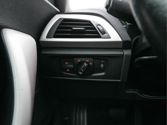 BMW 2-Serie Coup� 218d Executive Aut. XENON | NAVI-FULLMAP | SPORTSEATS | PRIVACY-GLASS | ECC | PDC | CRUISE | 17''ALU