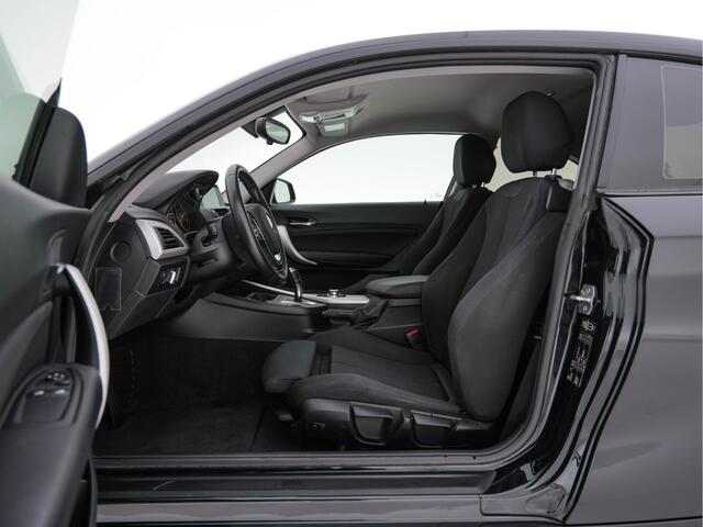 BMW 2-Serie Coup� 218d Executive Aut. XENON | NAVI-FULLMAP | SPORTSEATS | PRIVACY-GLASS | ECC | PDC | CRUISE | 17''ALU