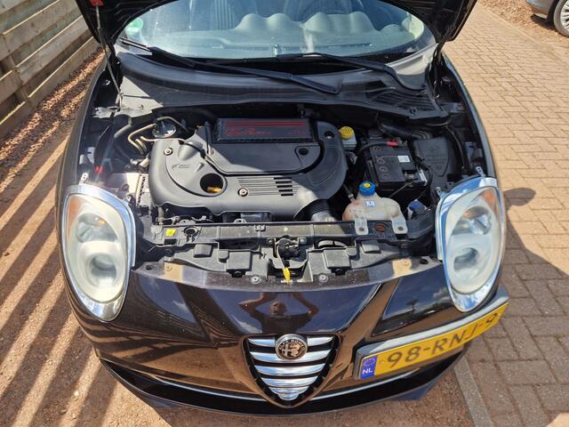 Alfa Romeo Mito 1.3 JTDm ECO Essential Leer, Navi, Panoramadak