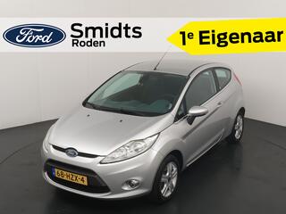 Ford Fiesta 1.25 82PK Ghia | Clima | Voorruitverwarming | Trekhaak | Parkeersensoren |