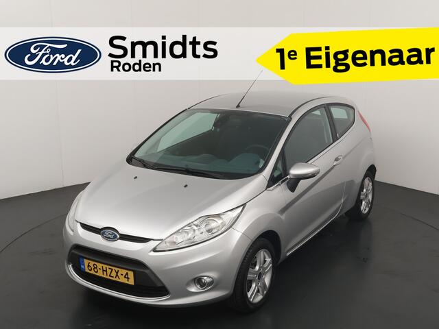 Ford Fiesta 1.25 82PK Ghia | Clima | Voorruitverwarming | Trekhaak | Parkeersensoren |
