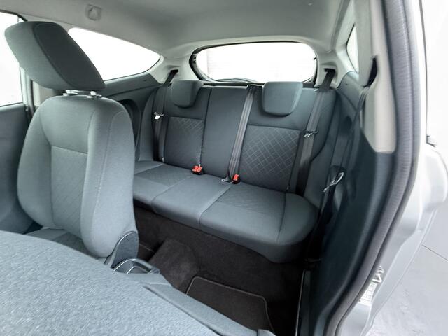 Ford Fiesta 1.25 82PK Ghia | Clima | Voorruitverwarming | Trekhaak | Parkeersensoren |