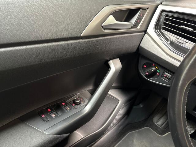Volkswagen Polo 1.0 TSI Sportline APPLE CARPLAY, GROOT NAVI, CLIMATE, STOELVERWARMING, SPORTSTOELEN, CRUISE, PARKEERSENSOREN, LM VELGEN, E APK, STAAT