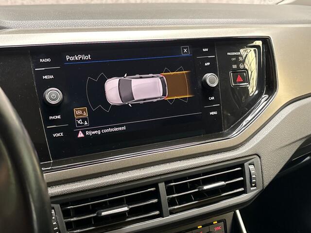 Volkswagen Polo 1.0 TSI Sportline APPLE CARPLAY, GROOT NAVI, CLIMATE, STOELVERWARMING, SPORTSTOELEN, CRUISE, PARKEERSENSOREN, LM VELGEN, E APK, STAAT
