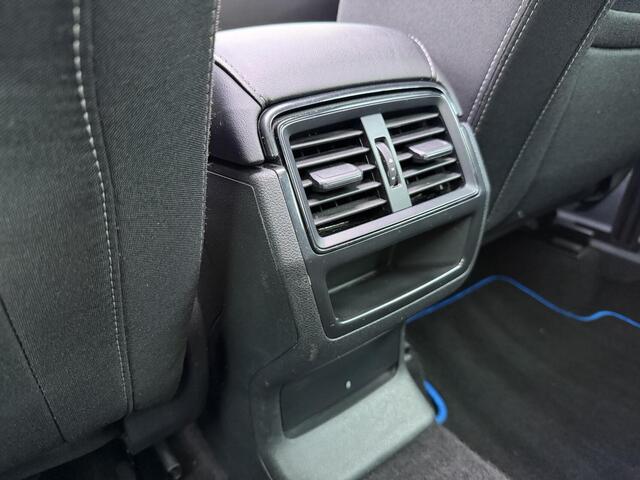 Skoda Karoq 1.5 TSI ACT Sportline Business Automaat Panoramadak | Trekhaak uitklapbaar | Adaptieve cruise control | Stoelverwarming | Climate control | LED 