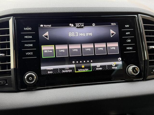 Skoda Karoq 1.5 TSI ACT Sportline Business Automaat Panoramadak | Trekhaak uitklapbaar | Adaptieve cruise control | Stoelverwarming | Climate control | LED 