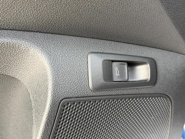 Skoda Karoq 1.5 TSI ACT Sportline Business Automaat Panoramadak | Trekhaak uitklapbaar | Adaptieve cruise control | Stoelverwarming | Climate control | LED 