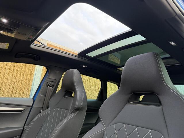 Skoda Karoq 1.5 TSI ACT Sportline Business Automaat Panoramadak | Trekhaak uitklapbaar | Adaptieve cruise control | Stoelverwarming | Climate control | LED 