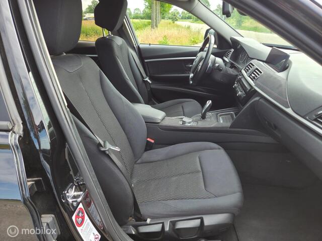 BMW 3-Serie 320i Upgrade Edition Automaat ZEER SCHERPE PRIJS