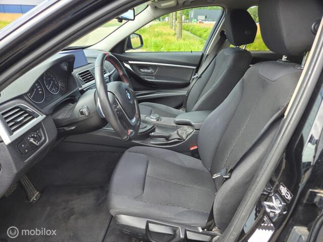 BMW 3-Serie 320i Upgrade Edition Automaat ZEER SCHERPE PRIJS