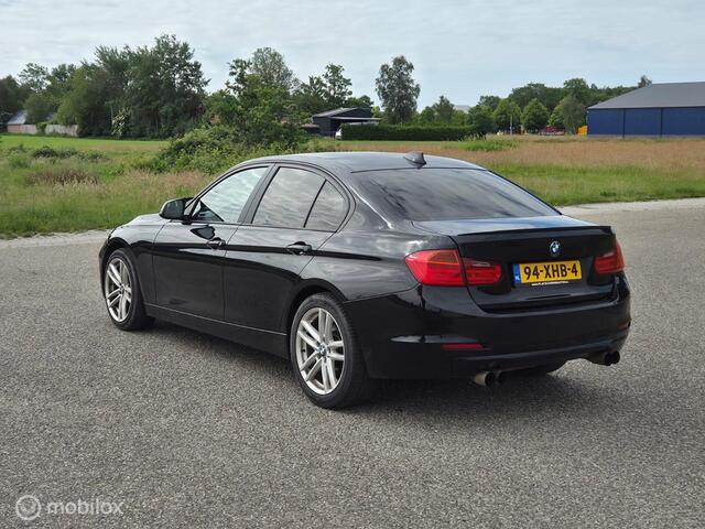 BMW 3-Serie 320i Upgrade Edition Automaat ZEER SCHERPE PRIJS