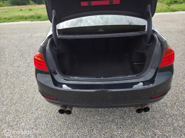 BMW 3-Serie 320i Upgrade Edition Automaat ZEER SCHERPE PRIJS