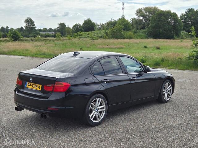 BMW 3-Serie 320i Upgrade Edition Automaat ZEER SCHERPE PRIJS