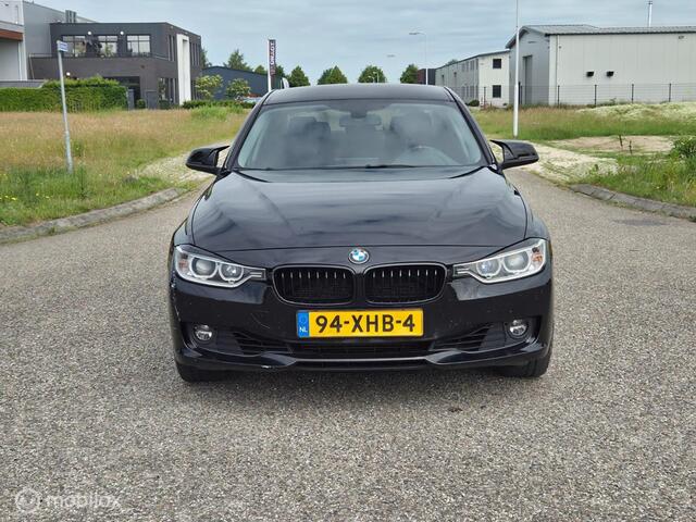 BMW 3-Serie 320i Upgrade Edition Automaat ZEER SCHERPE PRIJS
