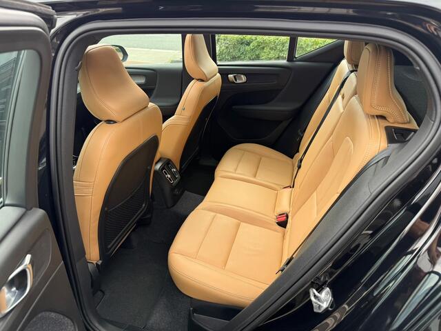 Volvo XC40 1.5 T5 Recharge Inscription | Panoramadak | Leder