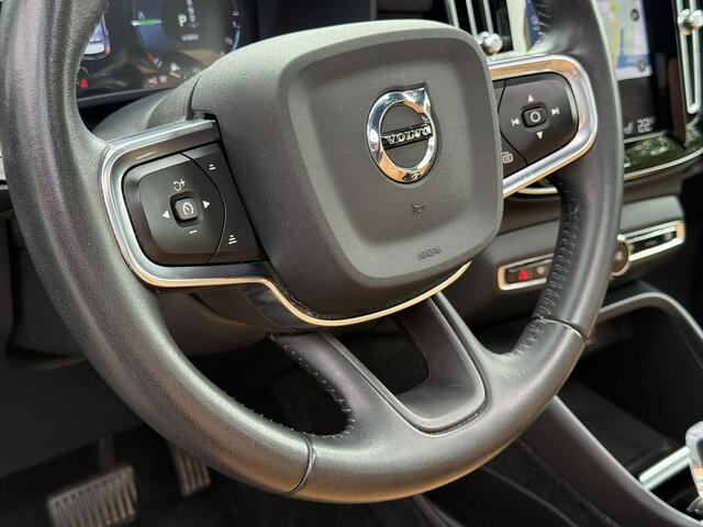 Volvo XC40 1.5 T5 Recharge Inscription | Panoramadak | Leder