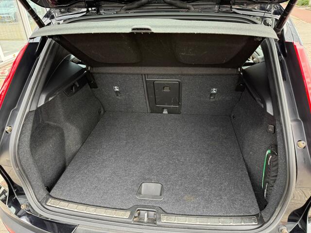 Volvo XC40 1.5 T5 Recharge Inscription | Panoramadak | Leder