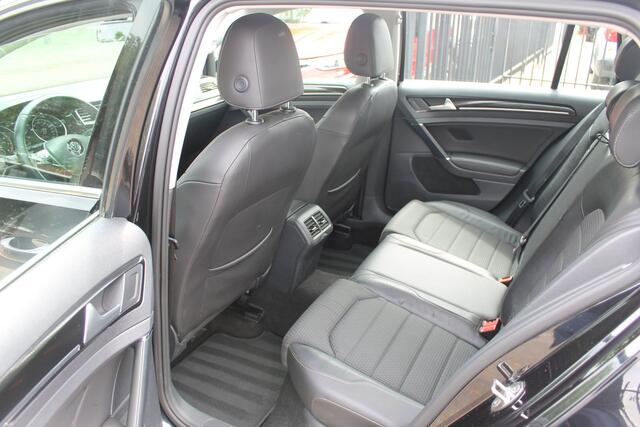 Volkswagen Golf Variant 1.2 TSI Business Edition Clima Navi Camera Cruise