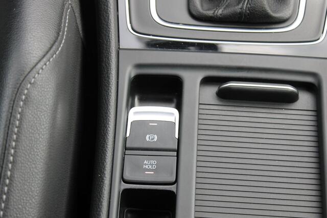 Volkswagen Golf Variant 1.2 TSI Business Edition Clima Navi Camera Cruise