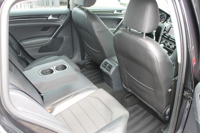 Volkswagen Golf Variant 1.2 TSI Business Edition Clima Navi Camera Cruise