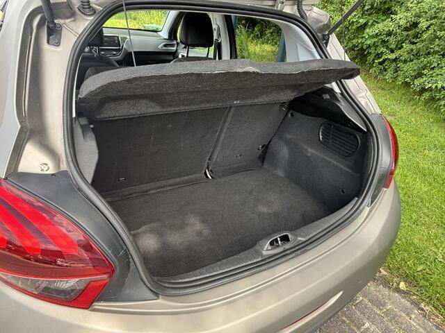 Peugeot 208 1.2 PureTech Premi�re | 110PK | Distr vv | NAP | Pano | Achteruitrijdcam