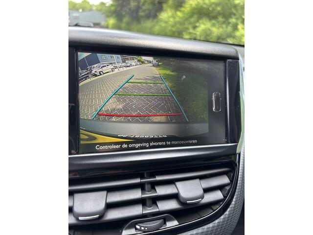 Peugeot 208 1.2 PureTech Premi�re | 110PK | Distr vv | NAP | Pano | Achteruitrijdcam