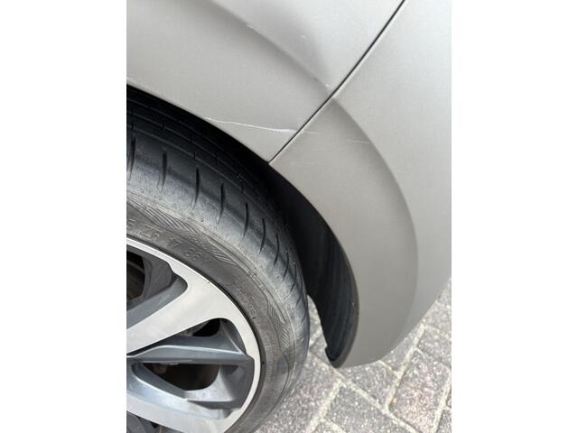 Peugeot 208 1.2 PureTech Premi�re | 110PK | Distr vv | NAP | Pano | Achteruitrijdcam