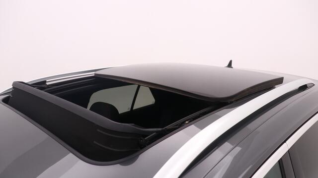 Volkswagen T-ROC 1.5 TSI 150pk Sport Business R / Trekhaak / Panoramadak / Navigatie / Camera