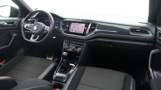 Volkswagen T-ROC 1.5 TSI 150pk Sport Business R / Trekhaak / Panoramadak / Navigatie / Camera
