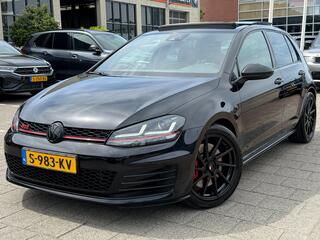 Volkswagen Golf VII