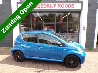 Toyota Aygo 1.0-12V 5-Drs Black &amp; Bleu AIRCO,GOED ONDERHOUDEN