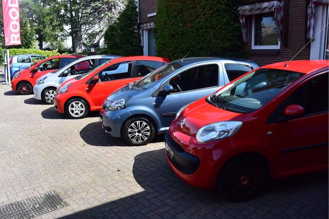 Toyota Aygo 1.0-12V 5-Drs Black & Bleu AIRCO,GOED ONDERHOUDEN