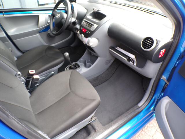 Toyota Aygo 1.0-12V 5-Drs Black & Bleu AIRCO,GOED ONDERHOUDEN