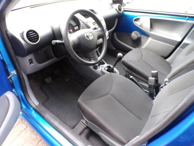 Toyota Aygo 1.0-12V 5-Drs Black & Bleu AIRCO,GOED ONDERHOUDEN