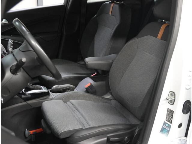 Opel Crossland 130PK Elegance | 1ste eigenaar | AppleCarPlay/AndroidAuto | Armsteun | Camera | Trekhaak | Climate Control | Cruise Control | Navigatie | LE