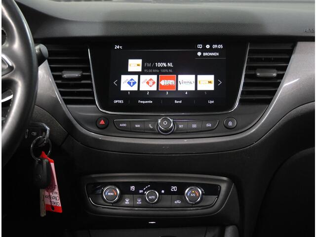 Opel Crossland 130PK Elegance | 1ste eigenaar | AppleCarPlay/AndroidAuto | Armsteun | Camera | Trekhaak | Climate Control | Cruise Control | Navigatie | LE